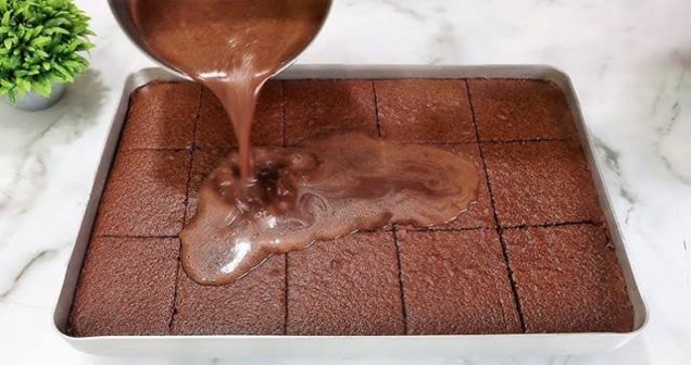 Islak Kek Tarifi, Nasıl Yapılır ve Püf Noktaları Nelerdir?